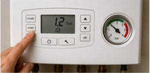 Checking combi boiler display and system pressure